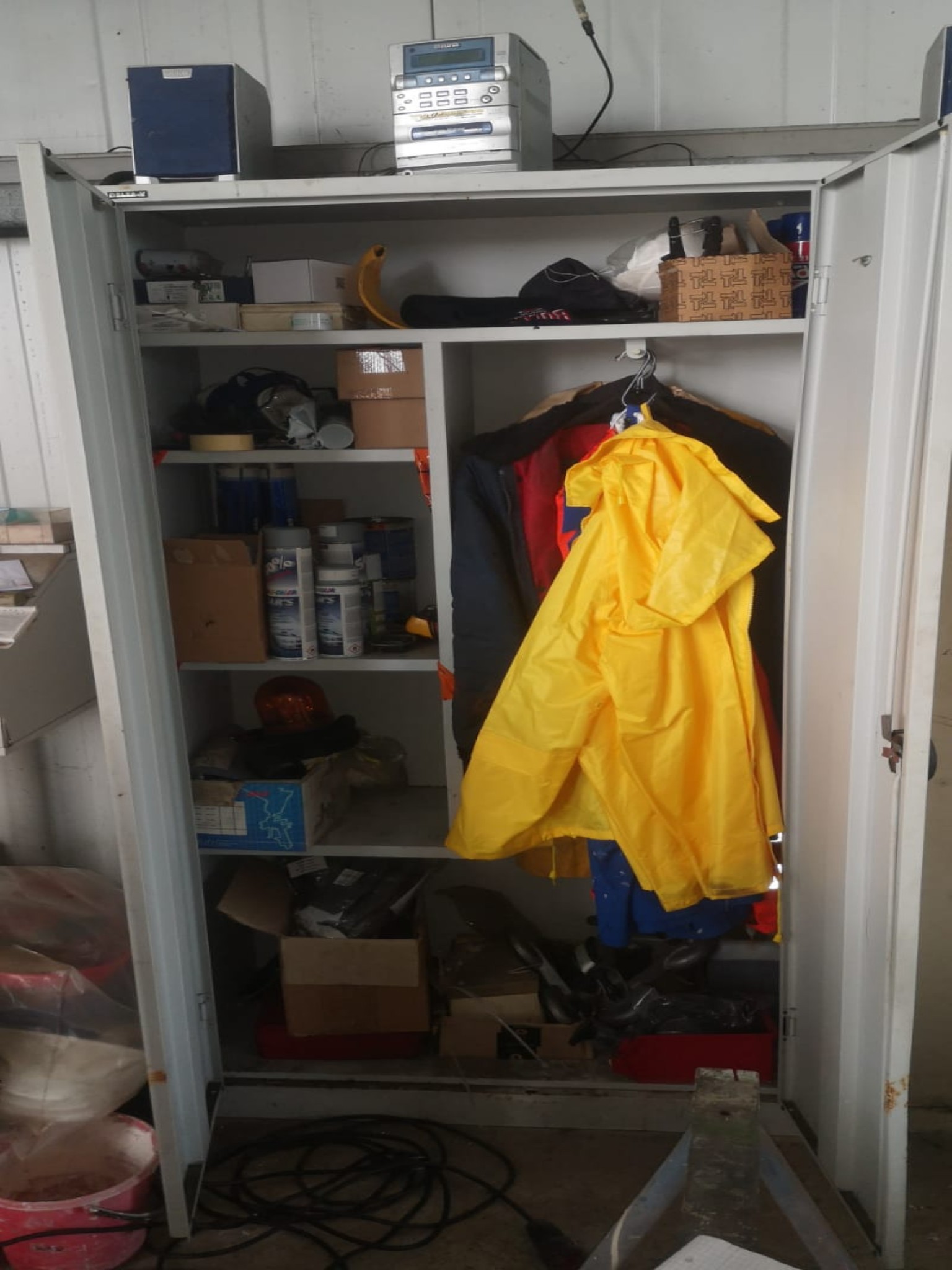 2 Stk. Werkstattschrank